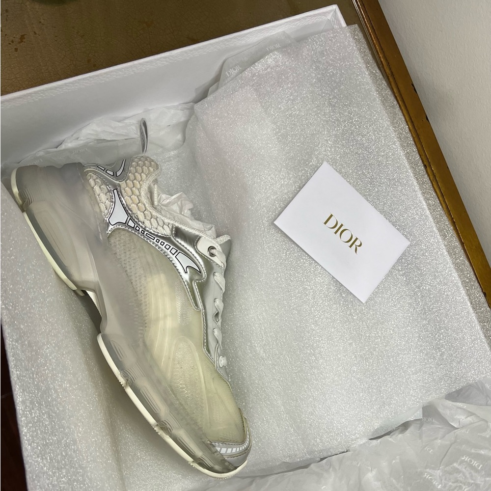 Christian Dior women’s shoe in great condition size 39.5